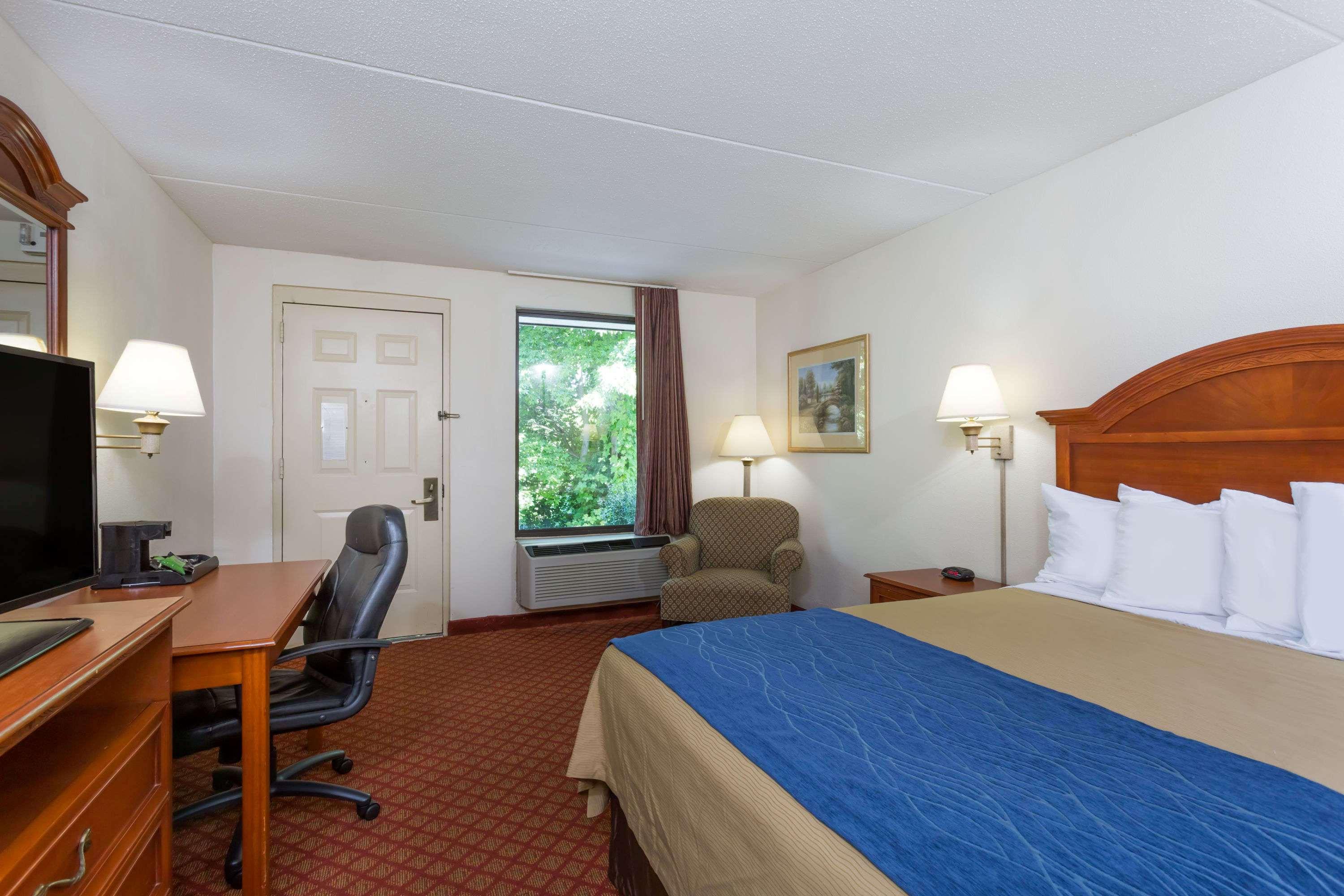 Days Inn By Wyndham Winston Salem North Esterno foto