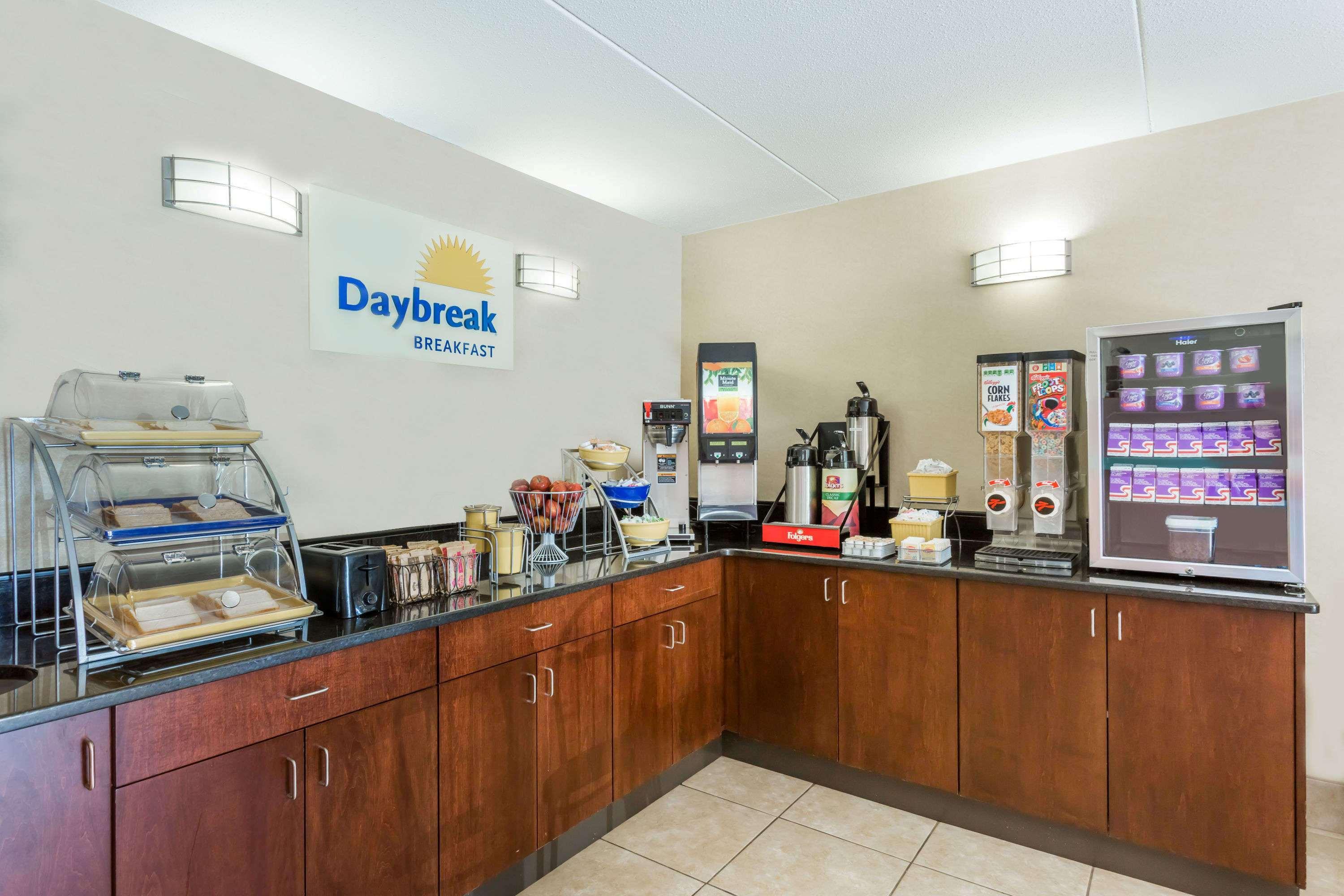 Days Inn By Wyndham Winston Salem North Esterno foto
