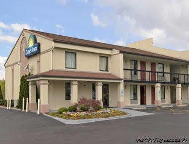 Days Inn By Wyndham Winston Salem North Esterno foto